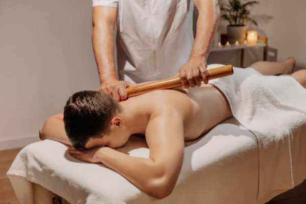 Massage aux bambous